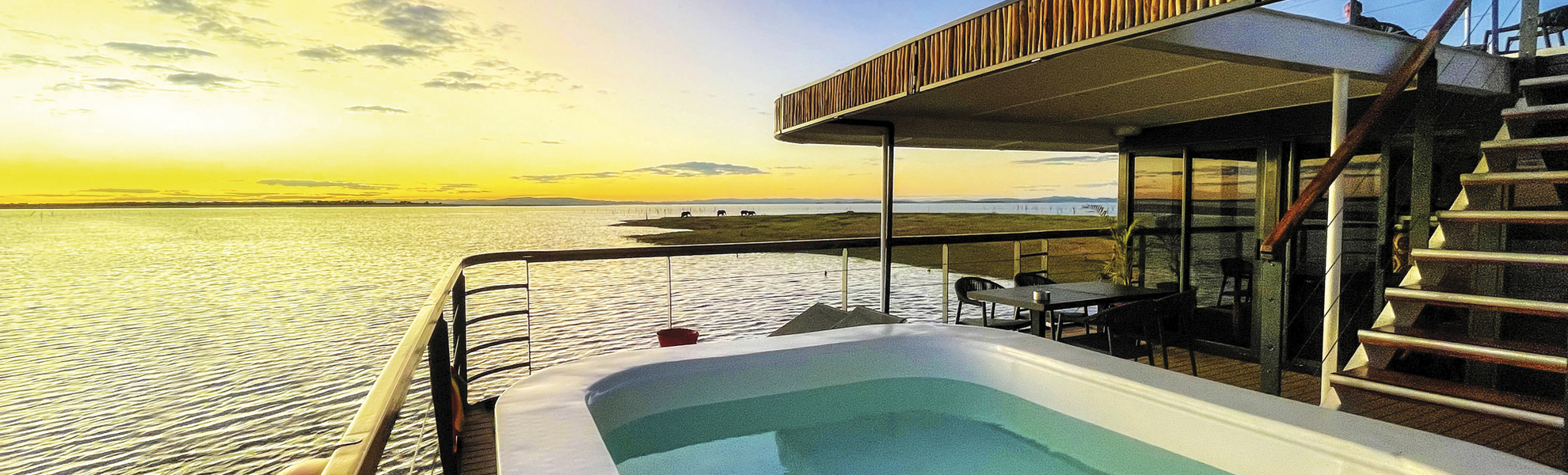 T68_RV Zimbawean Dream, Aussen, Pool - 522884©Lucas Schmitter