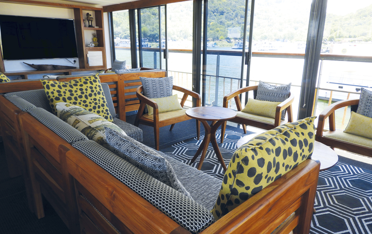 RV Zimbabwean Dream, Innen, Salon, Tag - 453025©Michelle Louise Lawson 