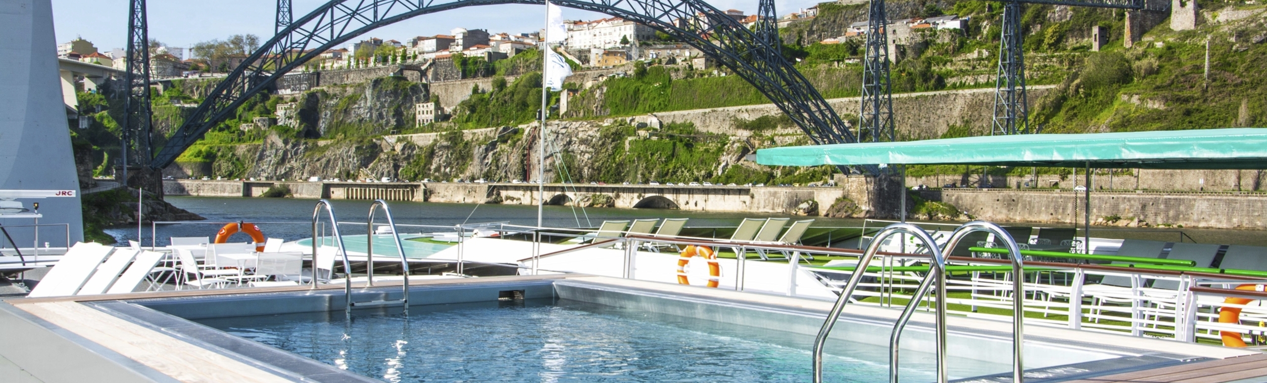 MS Miguel Torga_TOR_Aussen_Pool - ©Stephane Pfleger