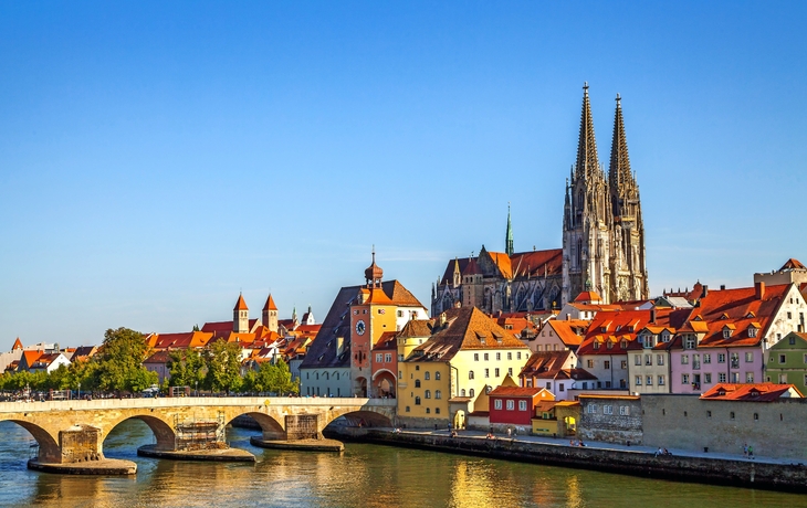 Regensburg  - © pure-life-pictures - stock.adobe.com