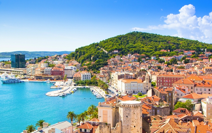 Blick auf die Stadt Split und den Hügel Marjan - © nikkusha - stock.adobe.com