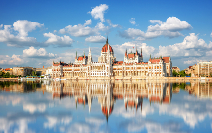 Parlament von Budapest, Ungarn - ©Sina Ettmer - stock.adobe.com