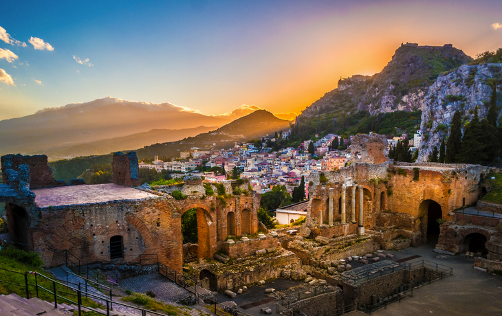 Ruinen des Taormina Theaters auf Sizilien, Italien - ©romas_ph - stock.adobe.com