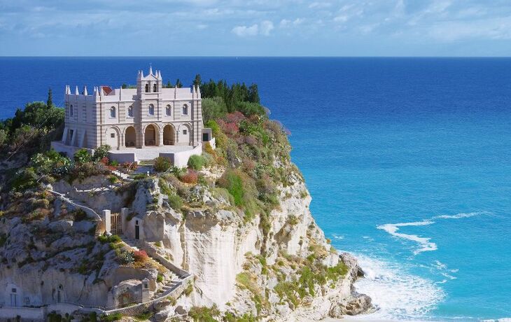 Kirche Santa Maria dell´Isola auf Tropea - © LianeM - Fotolia