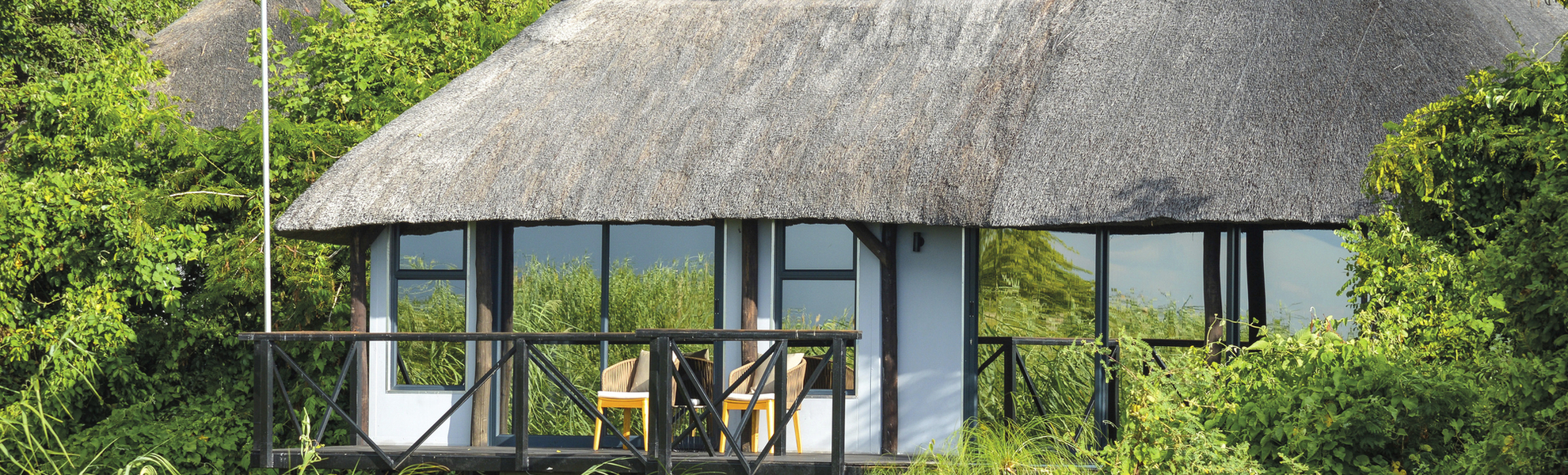 Kaza Safari Lodge,  Aussen, Tag, Strohdächer, Grün, Wildnis, Safari - 593320©Kevin Hogan