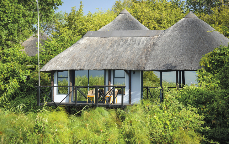 Kaza Safari Lodge,  Aussen, Tag, Strohdächer, Grün, Wildnis, Safari - 593320©Kevin Hogan