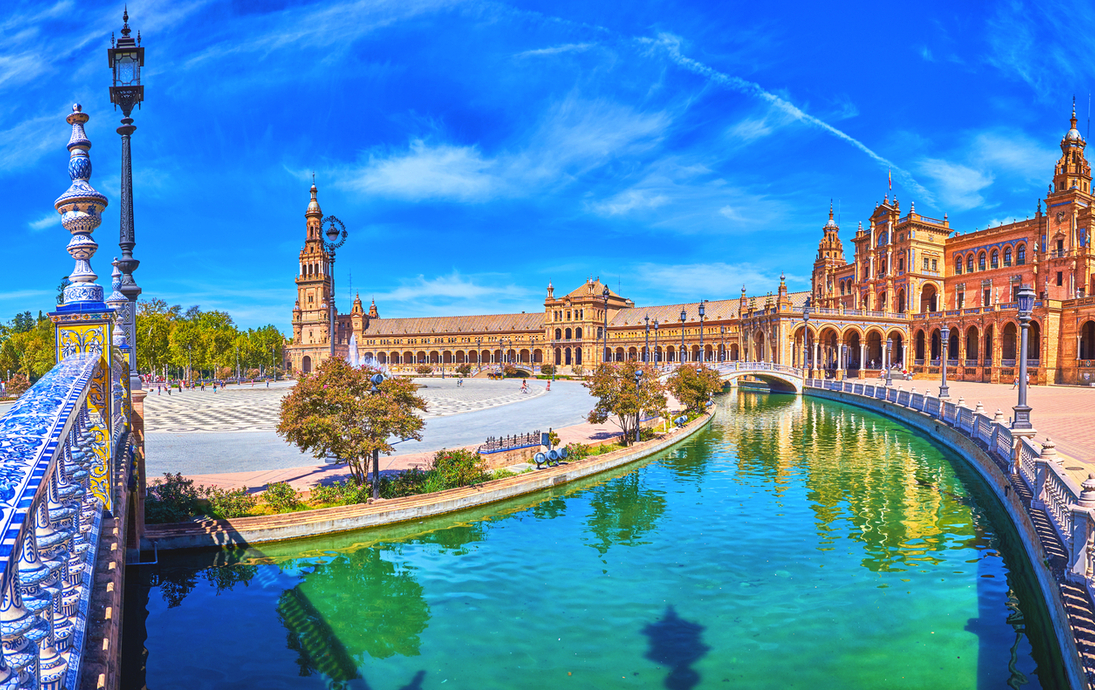 Plaza de España in Sevilla, Spanien - © efesenko - stock.adobe.com