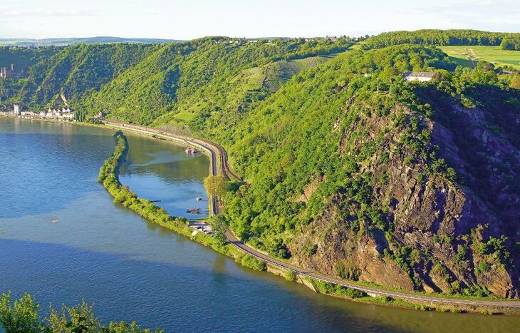 Loreley Felsen am Rhein - Mittelrheintal - Germany - © DOC RABE Media - Fotolia