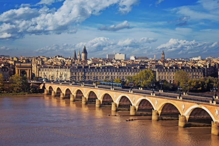 Bordeaux von oben gesehen - © allfortof - stock.adobe.com