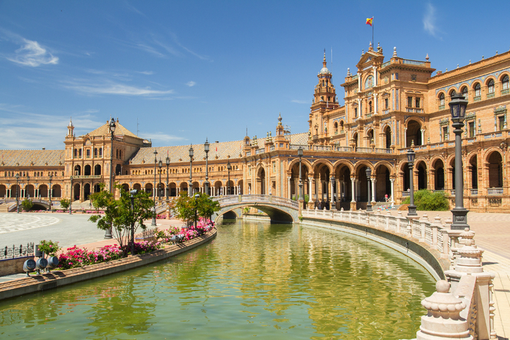 Plaza de España in Sevilla, Spanien - ©santiago silver - stock.adobe.com