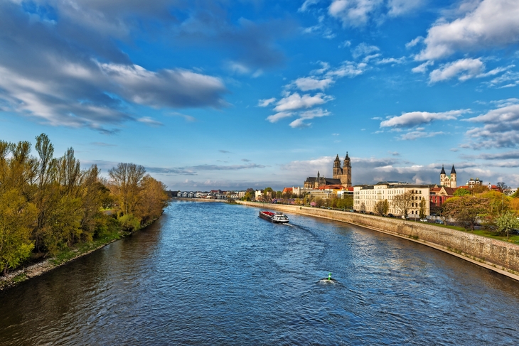 Magdeburg - Blick auf den Dom und die Elbe - © larauhryn - stock.adobe.com