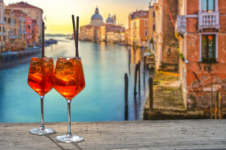 zwei Aperol Spritz in Venedig - © Lichtwolke99 - stock.adobe.com