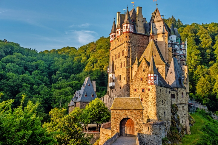 Burg Eltz in Rheinland-Pfalz - © haveseen - stock.adobe.com