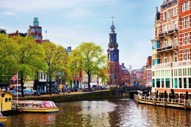 Amsterdam old town canal, boats. - © Photocreo Bednarek - Fotolia