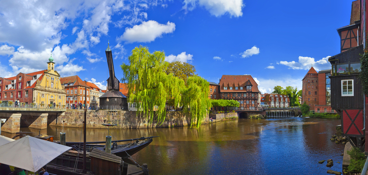 Alter Kran im Lüneburger Hafen - ©Composer - stock.adobe.com