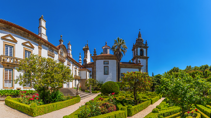 Gärten und Anwesen Casa de Mateus in Portugal - dudlajzov - stock.adobe.com