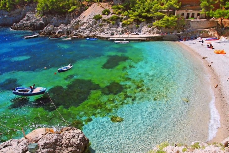 Strand auf Insel Mljet in Kroatien - © gudrin - stock.adobe.com