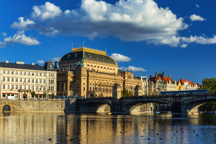 Nationaltheater in Prag - © 2022 Liubomir Paut - stock.adobe.com