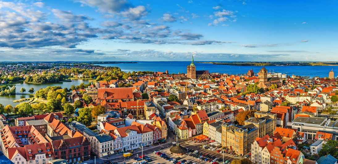 Panoramablick über Stralsund  - © riebevonsehl - stock.adobe.com