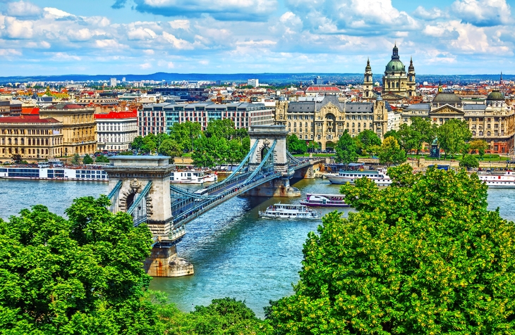 Kettenbrücke in Budapest - © Yasonya - stock.adobe.com