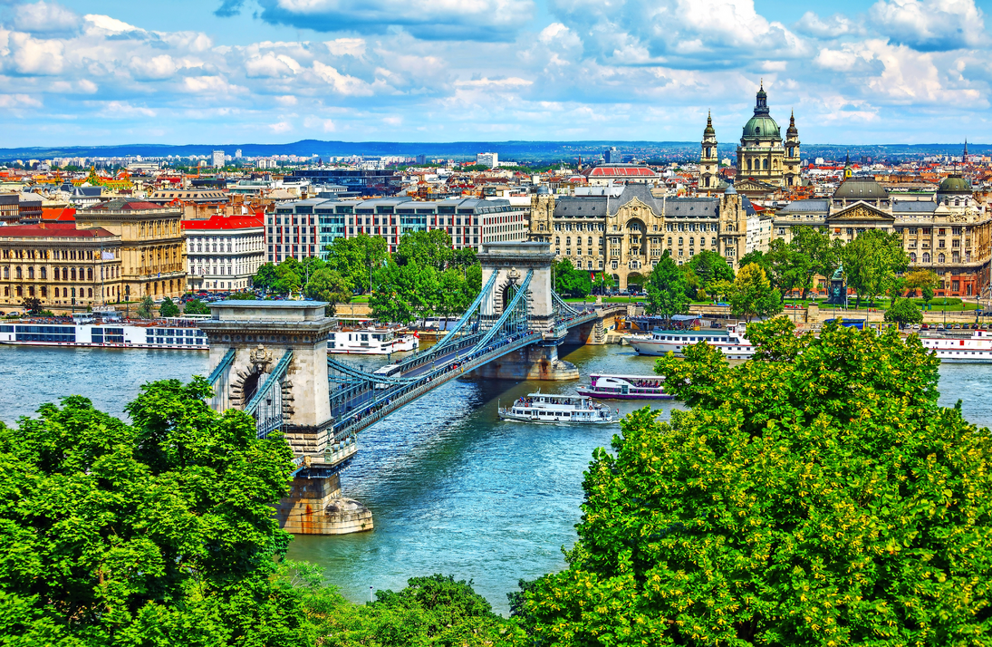Kettenbrücke in Budapest - © Yasonya - stock.adobe.com