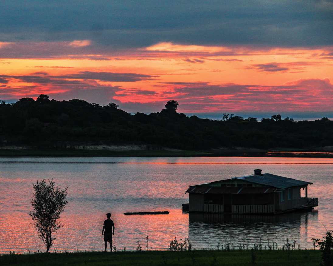 Sonnenuntergang am Acajatuba-See in Iranduba, Amazonas  - © carina furlanetto - stock.adobe.com