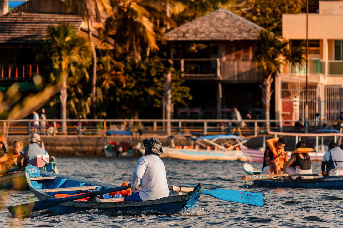 Ruderboot in Alter do Chão auf dem Fluss Tapajós - © Paulo Beckman - stock.adobe.com