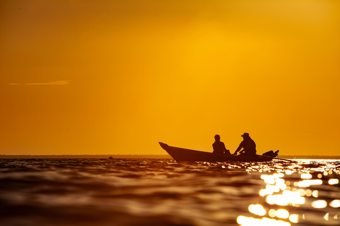 Fischerboot in Alter do Chão auf dem Fluss Tapajós - © Cristiano Santa Cruz - stock.adobe.com