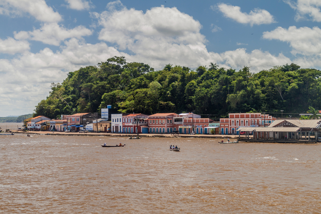 Obidos - eine Stadt und Gemeinde im Bundesstaat Para, Brasilien - © Matyas Rehak - stock.adobe.com